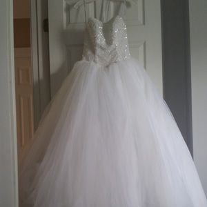 Ball gown (wedding)